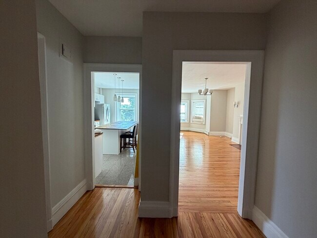 Building Photo - 318 Tappan St