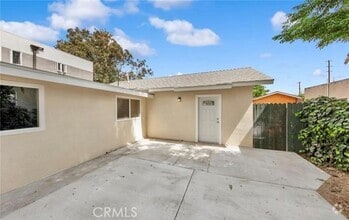 Building Photo - 11315 Miranda St