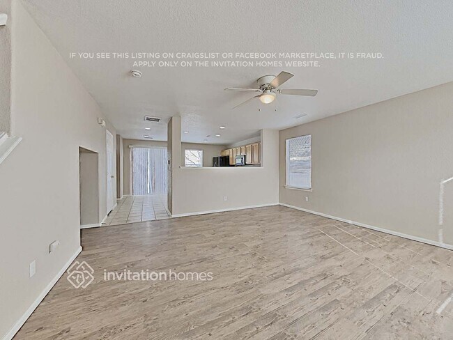 Building Photo - 712 Willow Dr