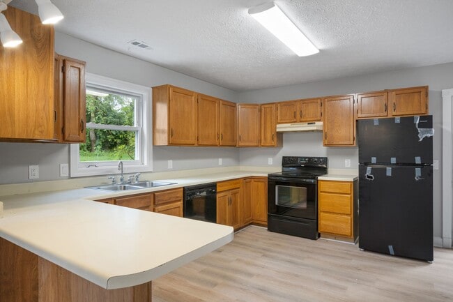 Foto del edificio - 3 bed/ 2 1/2 bath pet friendly fenced yard