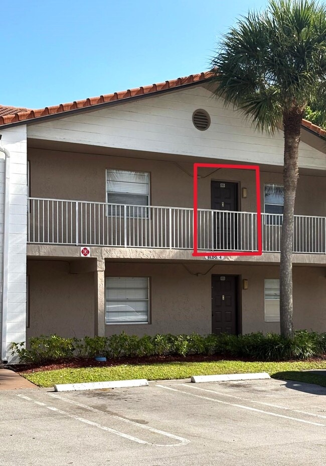 Building Photo - 8820 Royal Palm Blvd