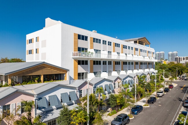 Building Photo - ELEMI