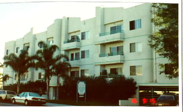 Building Photo - Crenshaw Court Apartments