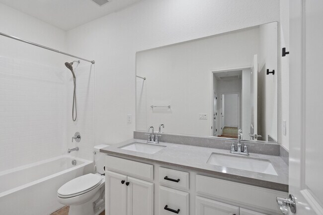 Foto del edificio - 12691 Thorntonhall Dr