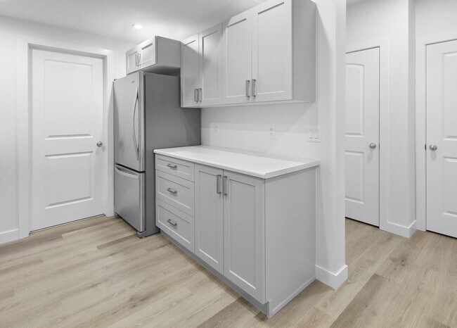 Building Photo - 3014-3169 169 St SW