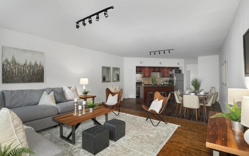 Primary Photo - 305 N 3rd St