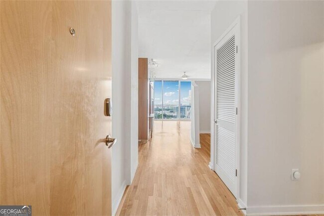 Foto del edificio - 3324 Peachtree Rd