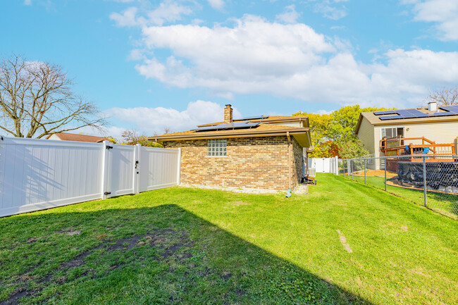 Foto del edificio - 12825 S Apple Ln