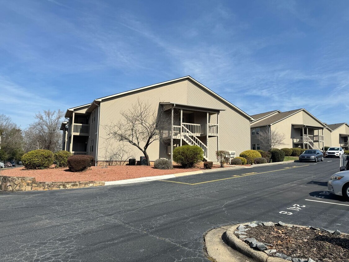 Primary Photo - 2 Bedroom 2 Bath Condo in Woodridge Condom...