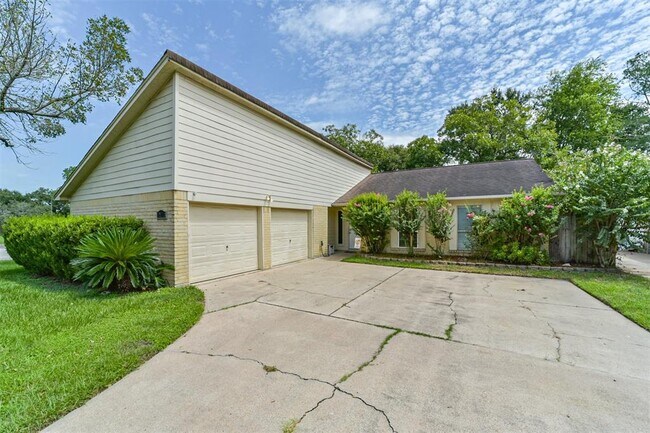Foto del edificio - 2122 Clemson Dr