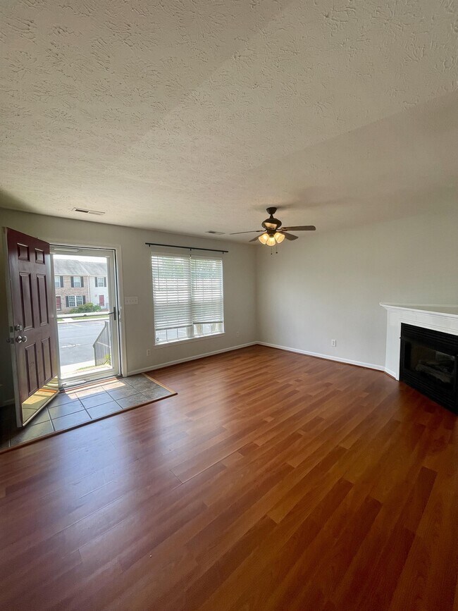 Building Photo - 1069 Blue Ridge View Cir