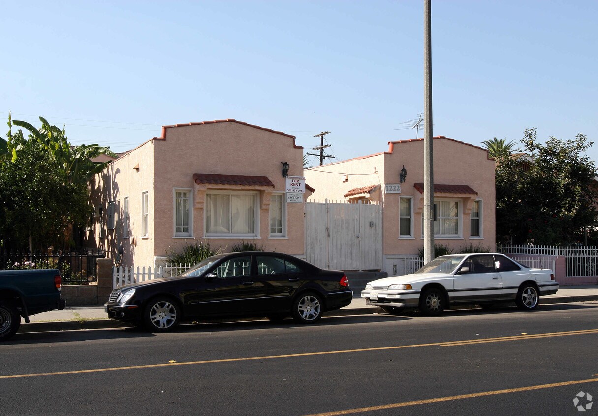 Foto del edificio - 1222 E 10th St
