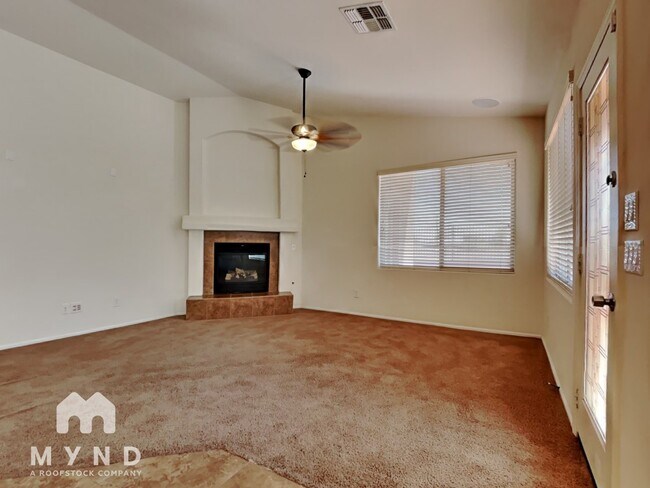 Building Photo - 2927 E Whispering Wind Dr