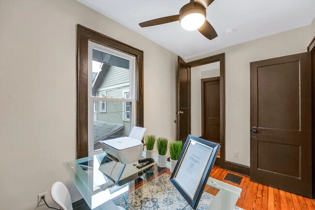 Foto del edificio - 424 Stewart Ave