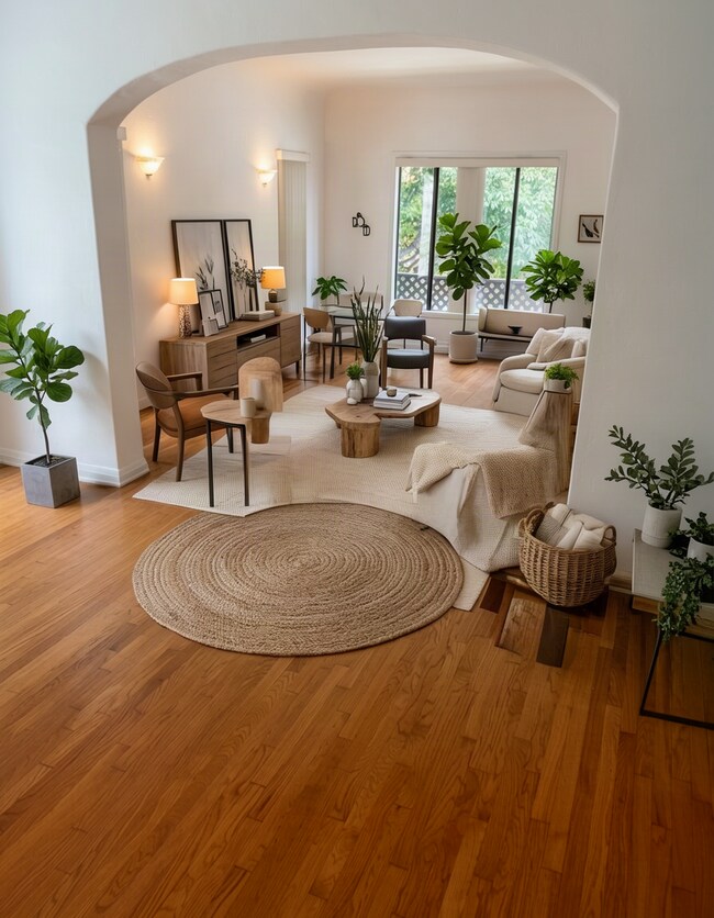 Building Photo - 1102 1/2 S Shenandoah St