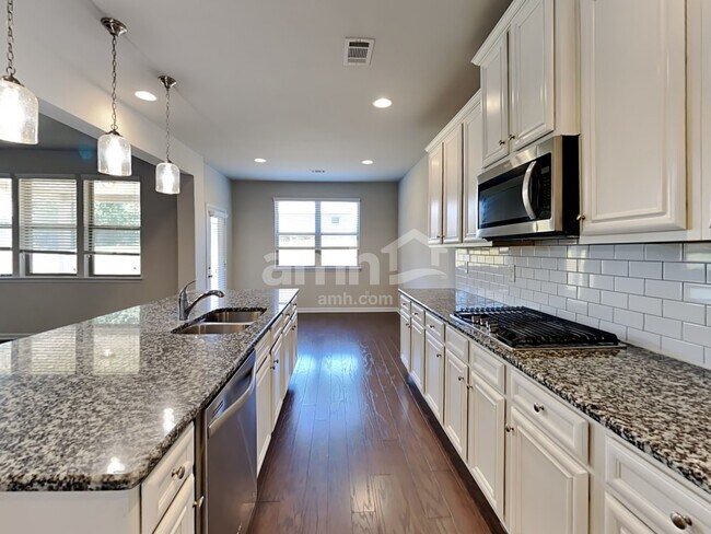 Building Photo - 335 Hinton Chase Pky