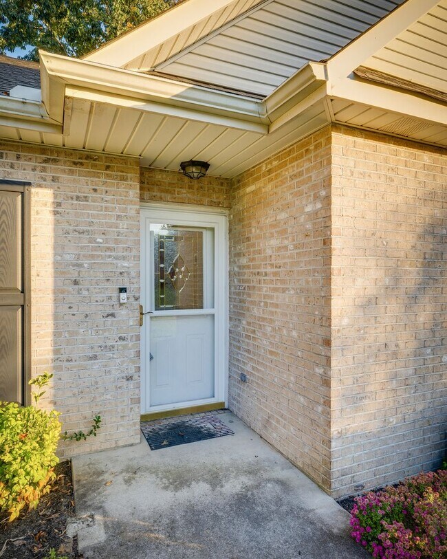Foto del edificio - Knoxville 37938 - 3 bedroom, 2 bath home -...