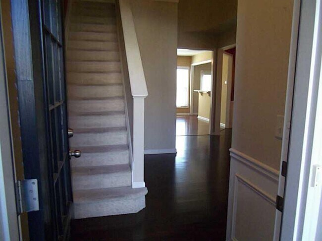 Foto del edificio - 650 Township Cir