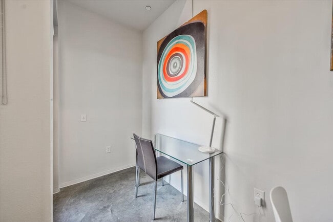 Building Photo - 315 J St