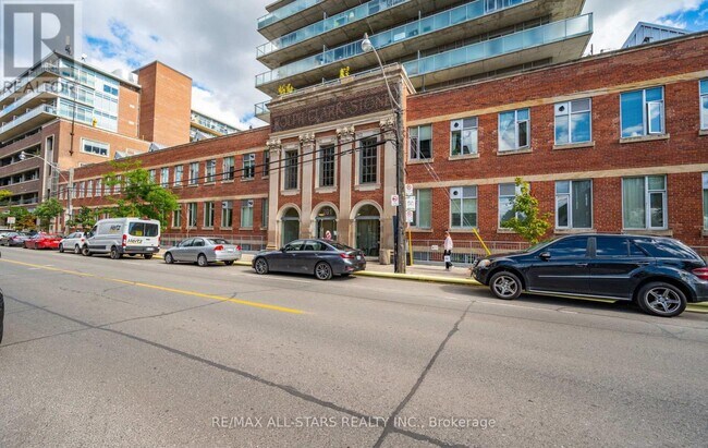 Building Photo - 201-201 Carlaw Ave