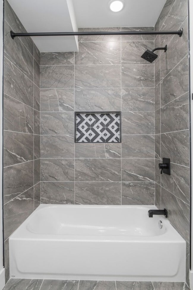 Building Photo - 3312 W Cumberland St