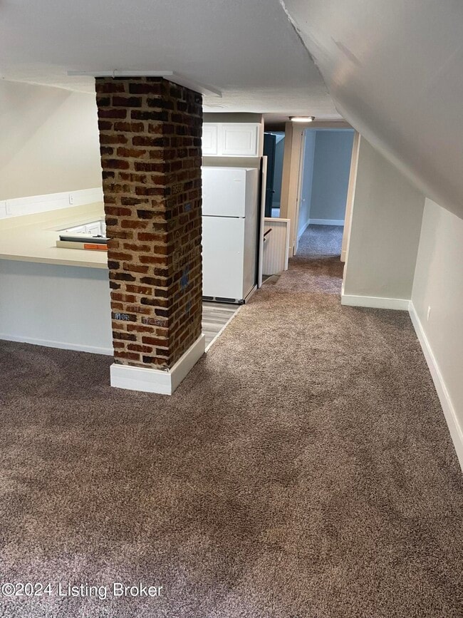 Foto del edificio - 2052 Midland Ave