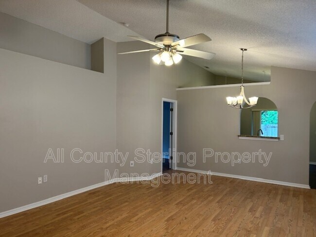 Building Photo - 158 Gleason Cove