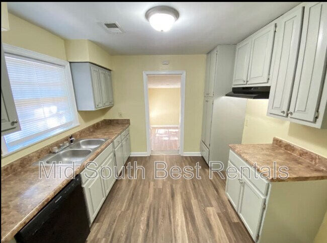 Foto del edificio - 3193 Harris Ave