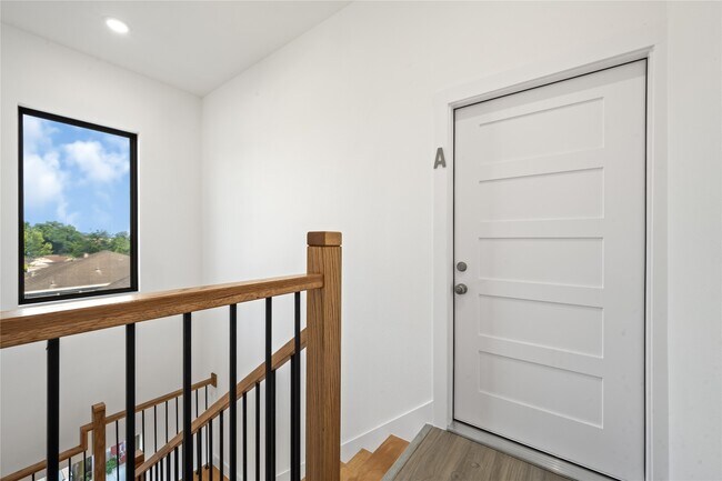 Building Photo - 5623 Eskridge St