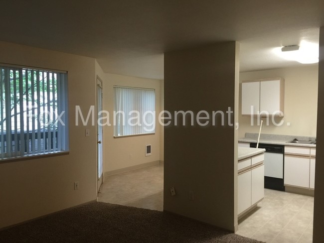Building Photo - 5702 NE Prescott St