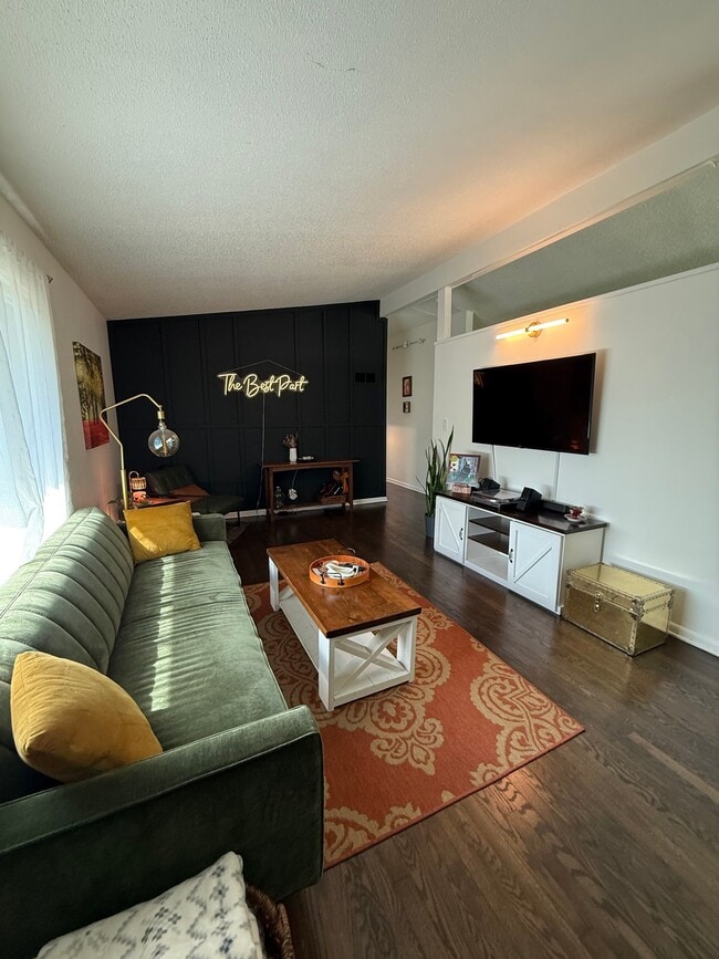 Foto del edificio - 2106 NE 64th St
