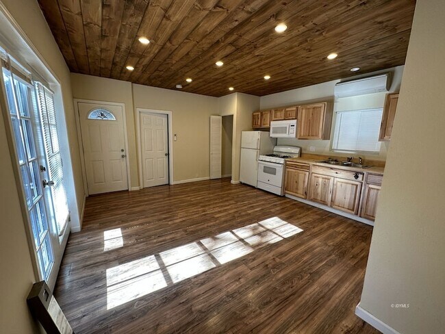 Foto del edificio - 25873 Cedar St