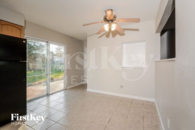 Building Photo - 15 E Ofallon Dr