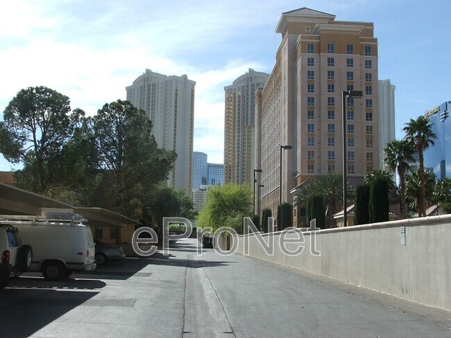 Foto del edificio - 4650 Koval Ln