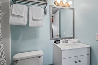 Building Photo - 110 S Ocean Dr