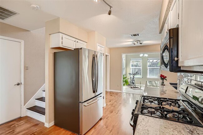 Building Photo - 7023 Riverton Dr