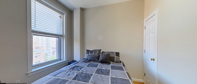 Building Photo - 483 Beacon St