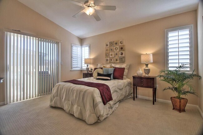 Habitación principal - 1690 Civic Center Dr