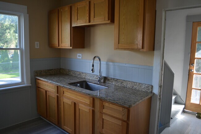 Building Photo - 1301 Thorn St