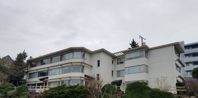 Building Photo - 2249 13th Ave W