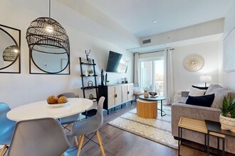 Building Photo - 17 Spooner Cres