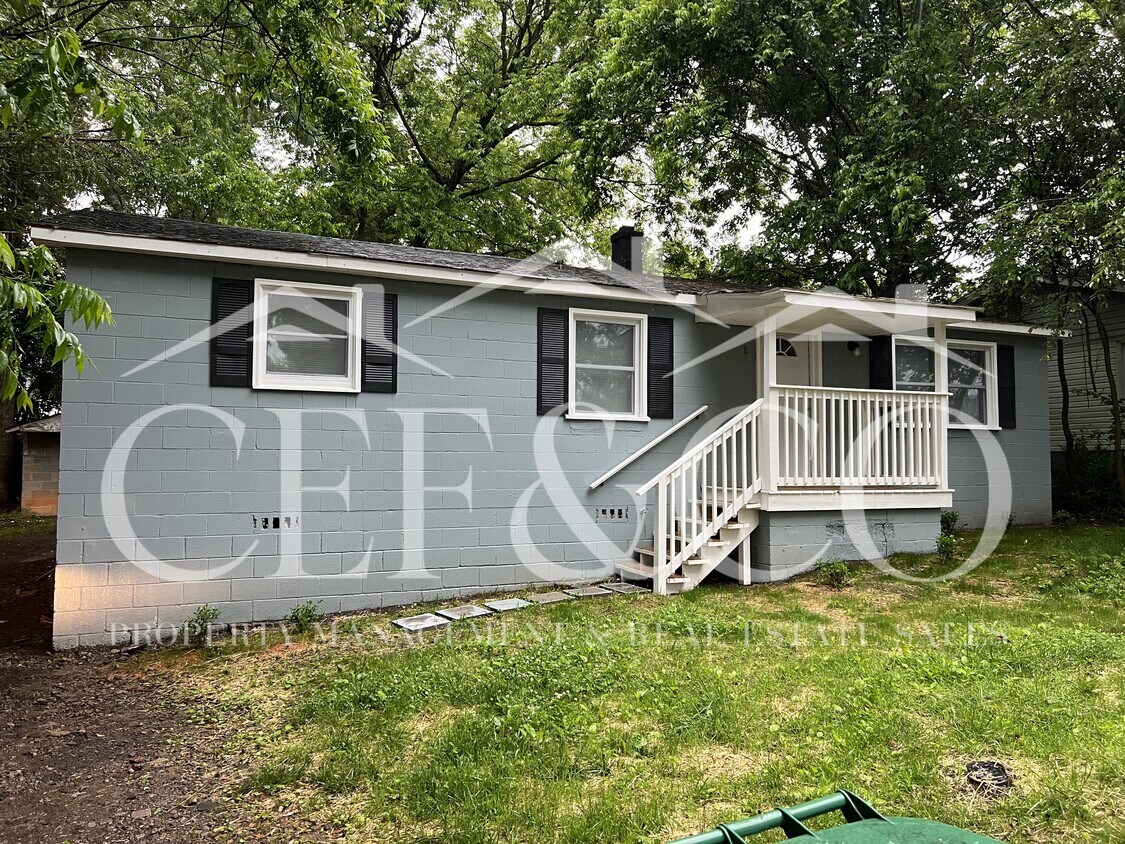 Primary Photo - 120 Carver St