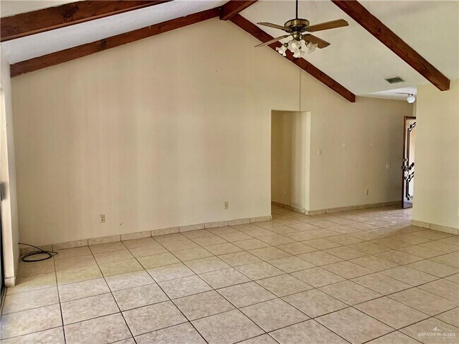 Foto del edificio - 401 E Iris Ave