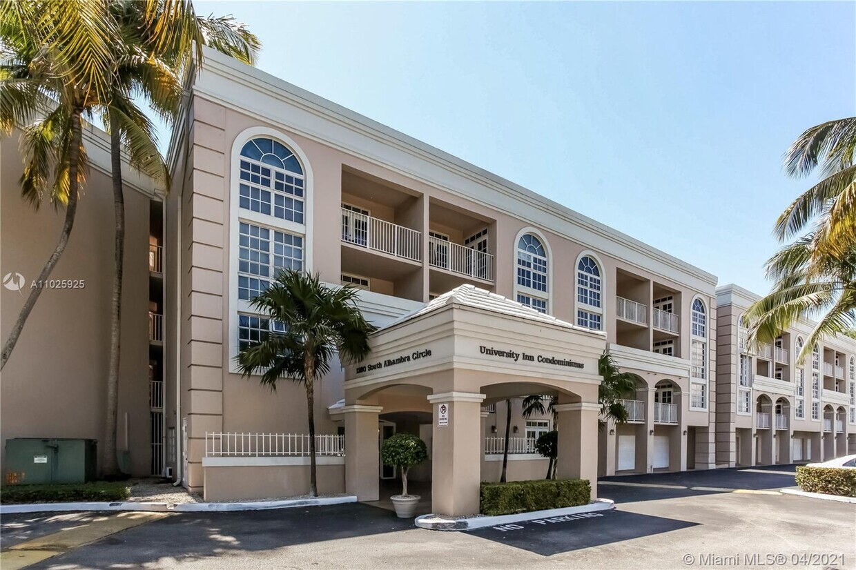 1280 S Alhambra Cir Unit 2111, Coral Gables, FL 33146 Condo for Rent