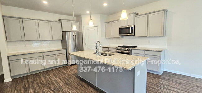 Building Photo - 67505 Emerald Dove Dr