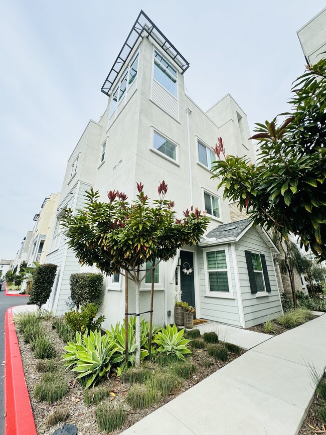 719 S Mosaic St, Anaheim, CA 92805 Townhome Rentals in Anaheim CA