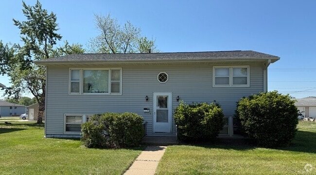 Building Photo - 1209 Bowler St
