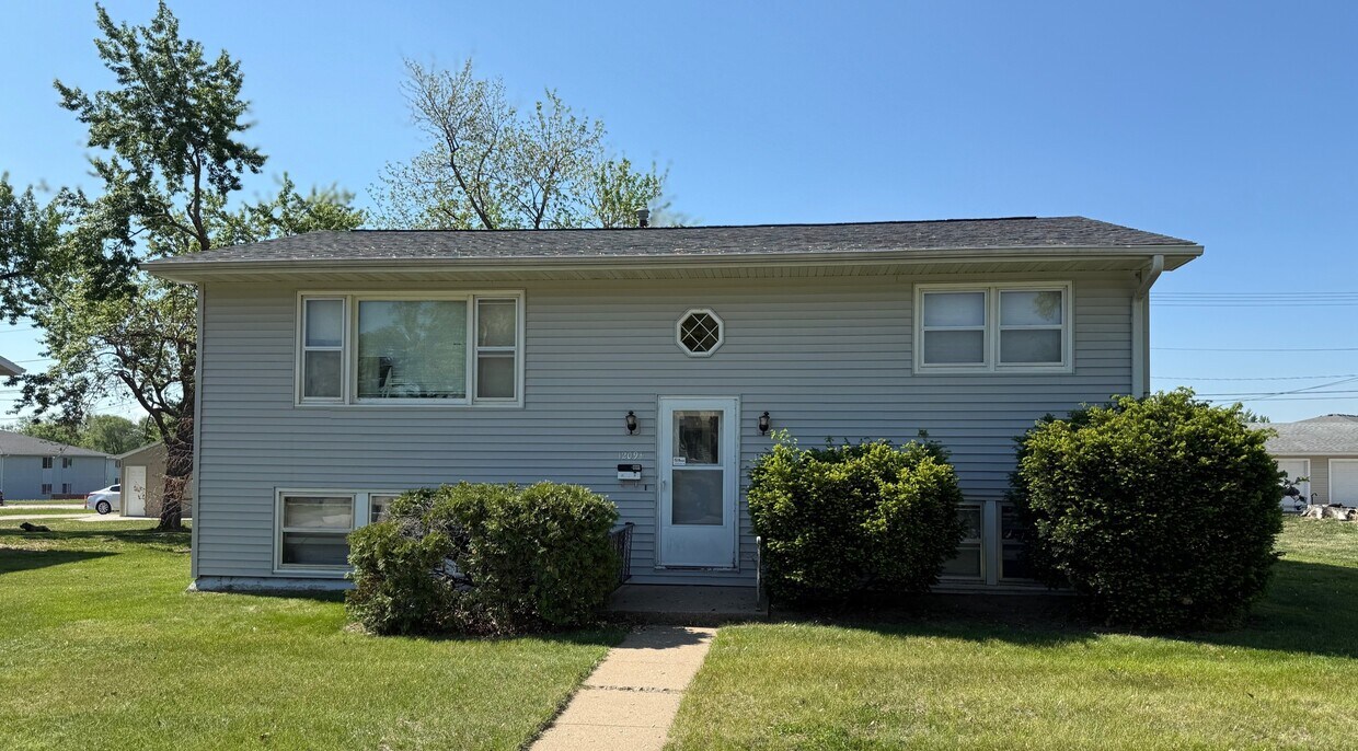 Foto principal - 1209 Bowler St
