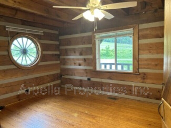 Building Photo - 2430 W Allens Bridge Rd