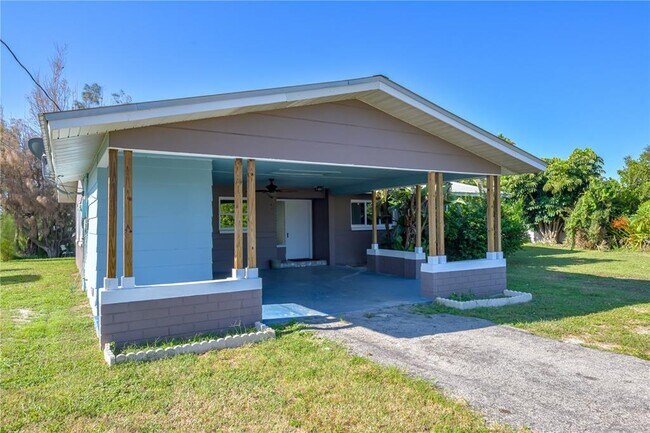 Foto del edificio - 1310 NE 4th Ter